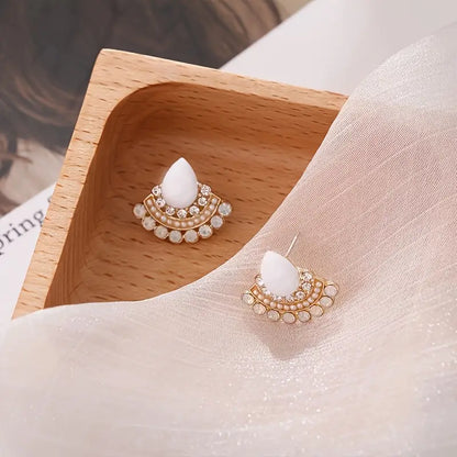 Vintage Elegant Stud Earrings with Imitation Pearls - Unique Zinc Alloy Jewelry for Women